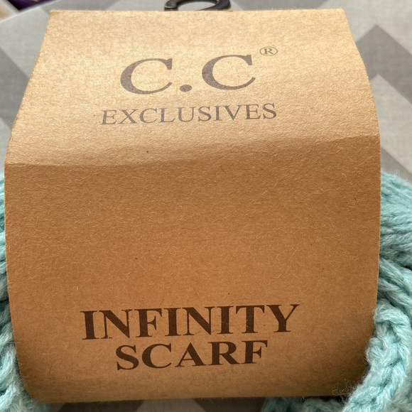 CC infinity scarf - Picture 2 of 5